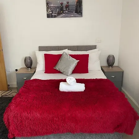 2 Bedroom Luxury Centre Daire