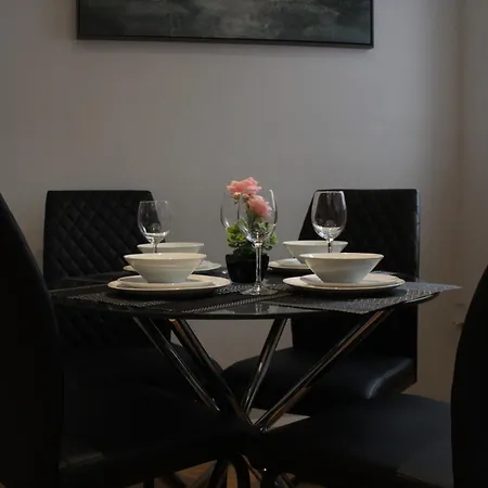 2 Bedroom Luxury Centre * Bristol