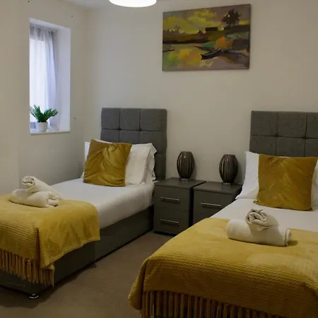 2 Bedroom Luxury Centre Apartment