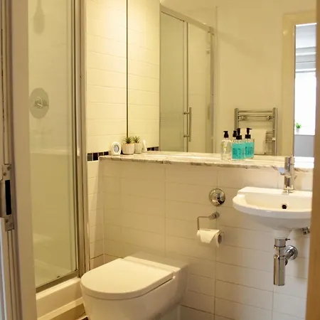 2 Bedroom Luxury Centre *