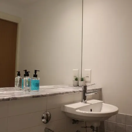 2 Bedroom Luxury Centre Apartament