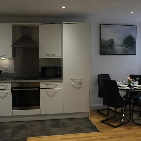 2 Bedroom Luxury Centre *
